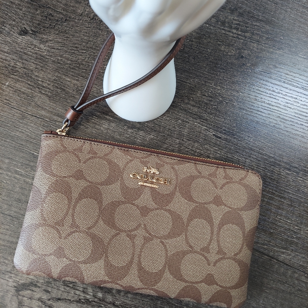 NEW Coach Large Corner Zip Wristlet in Signature Canvas and Smooth Leather Khaki